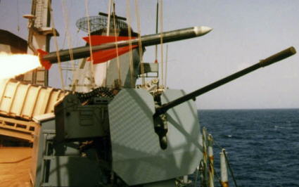 Foto de un misil Exocet MM-38 lanzado desde un buque de guerra - Fuente: Christian Voggenreiter